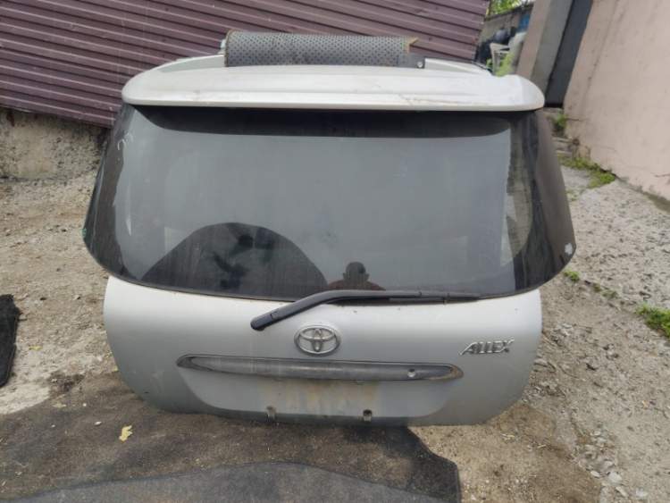 Дверь 5-я Toyota Allex NZE121  серебро 199