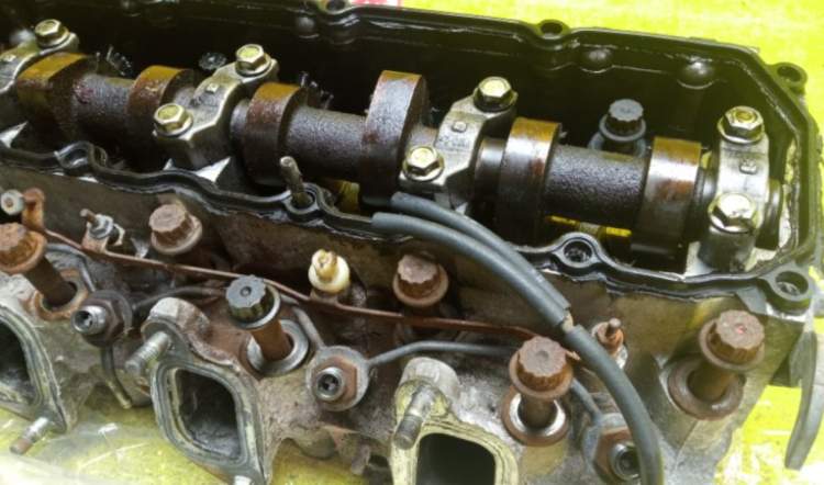 Головка блока  1KZ TOYOTA  HILUX SURF KZN185G  (Тойота  Хайлюкс Сюрф)